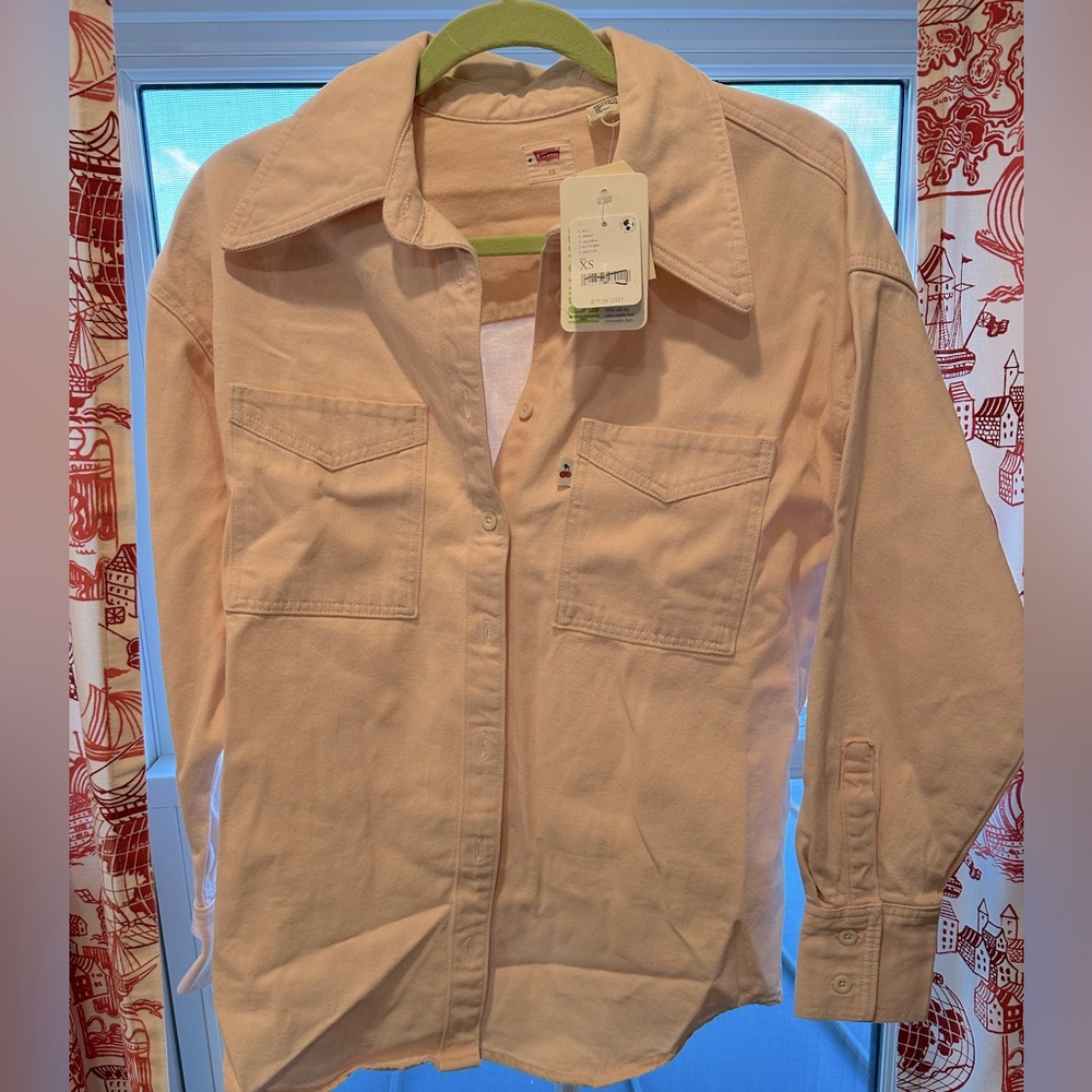 Levi’s Blush Pink Den Shirt Size XS